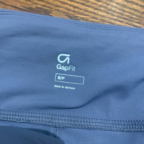 GAPFIT WORKOUT SHORTS - Picture 6 of 7